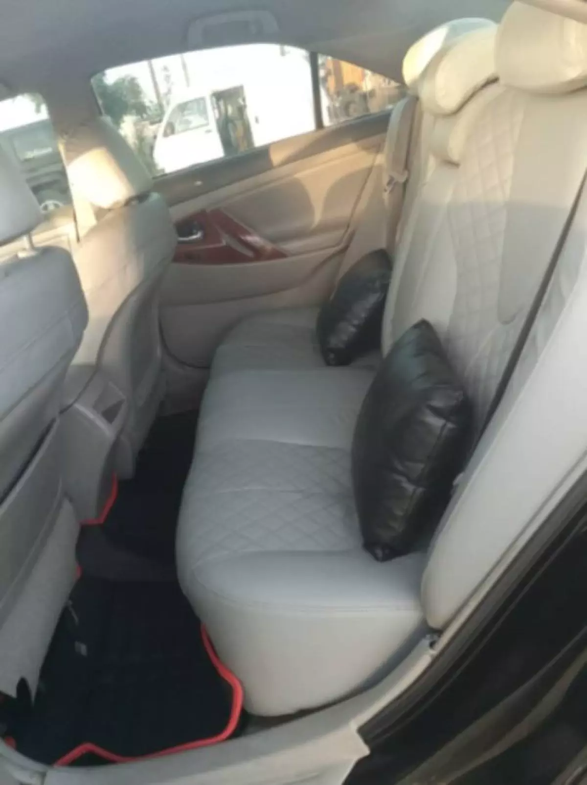 interiorBack