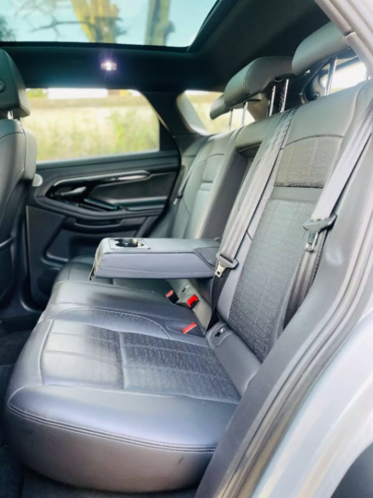 interiorFront