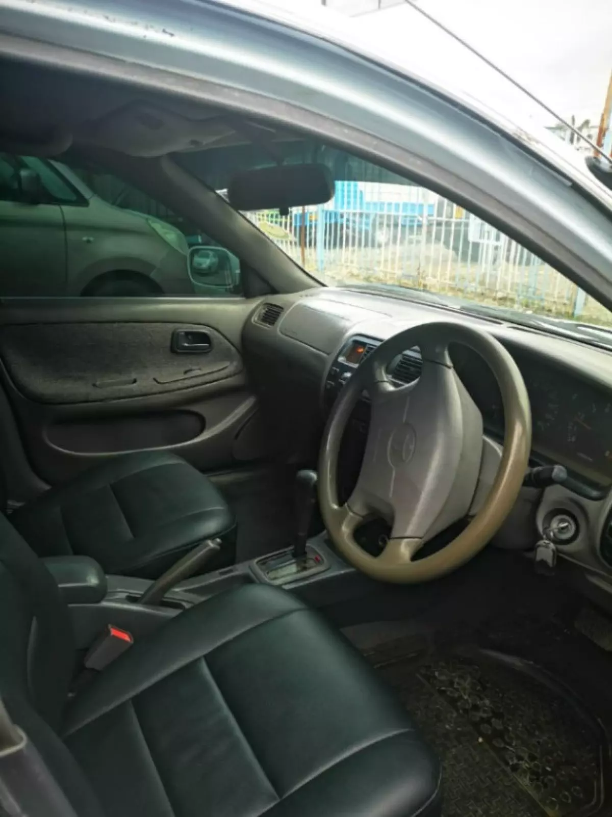 interiorFront