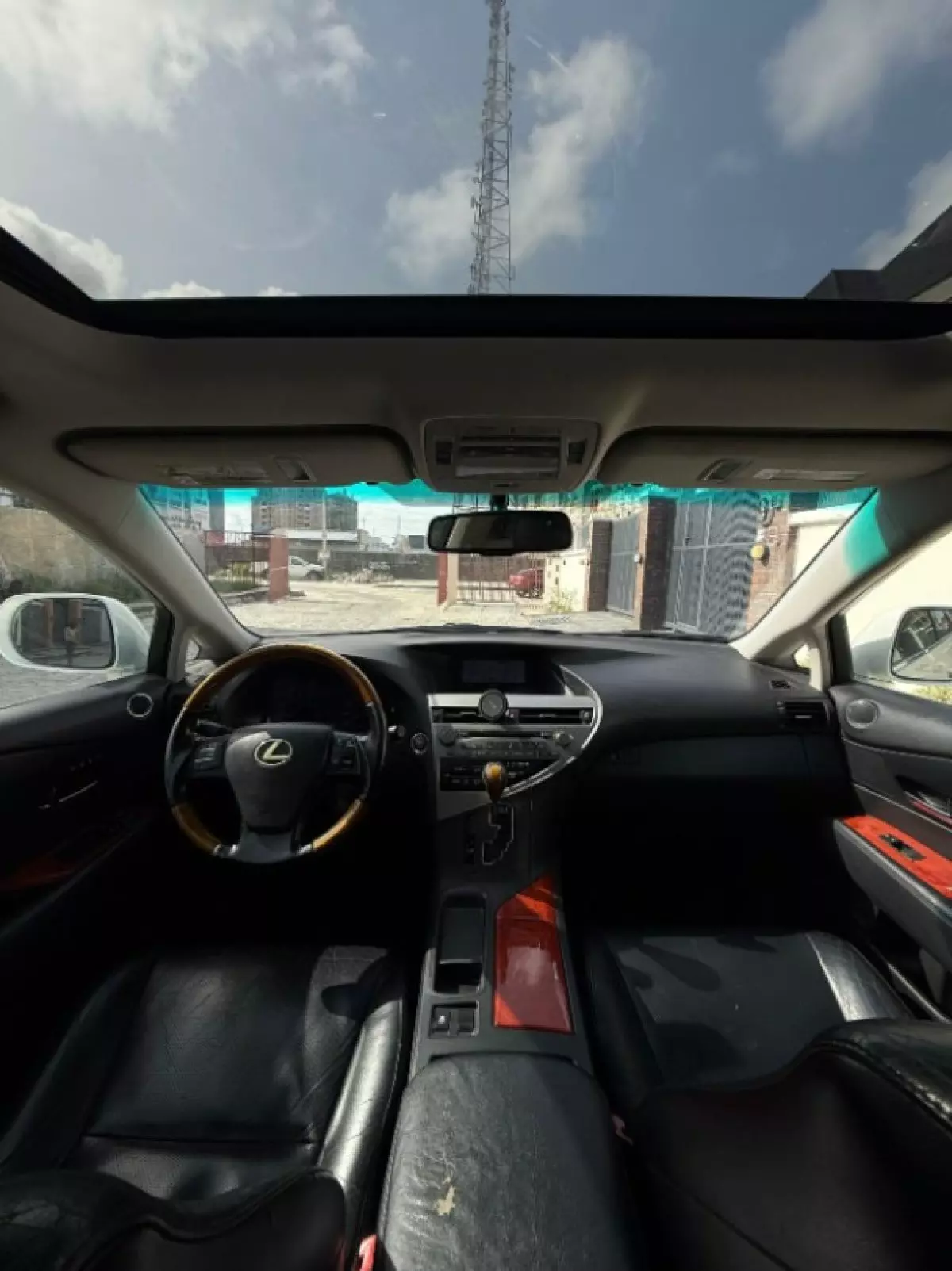 interiorFront