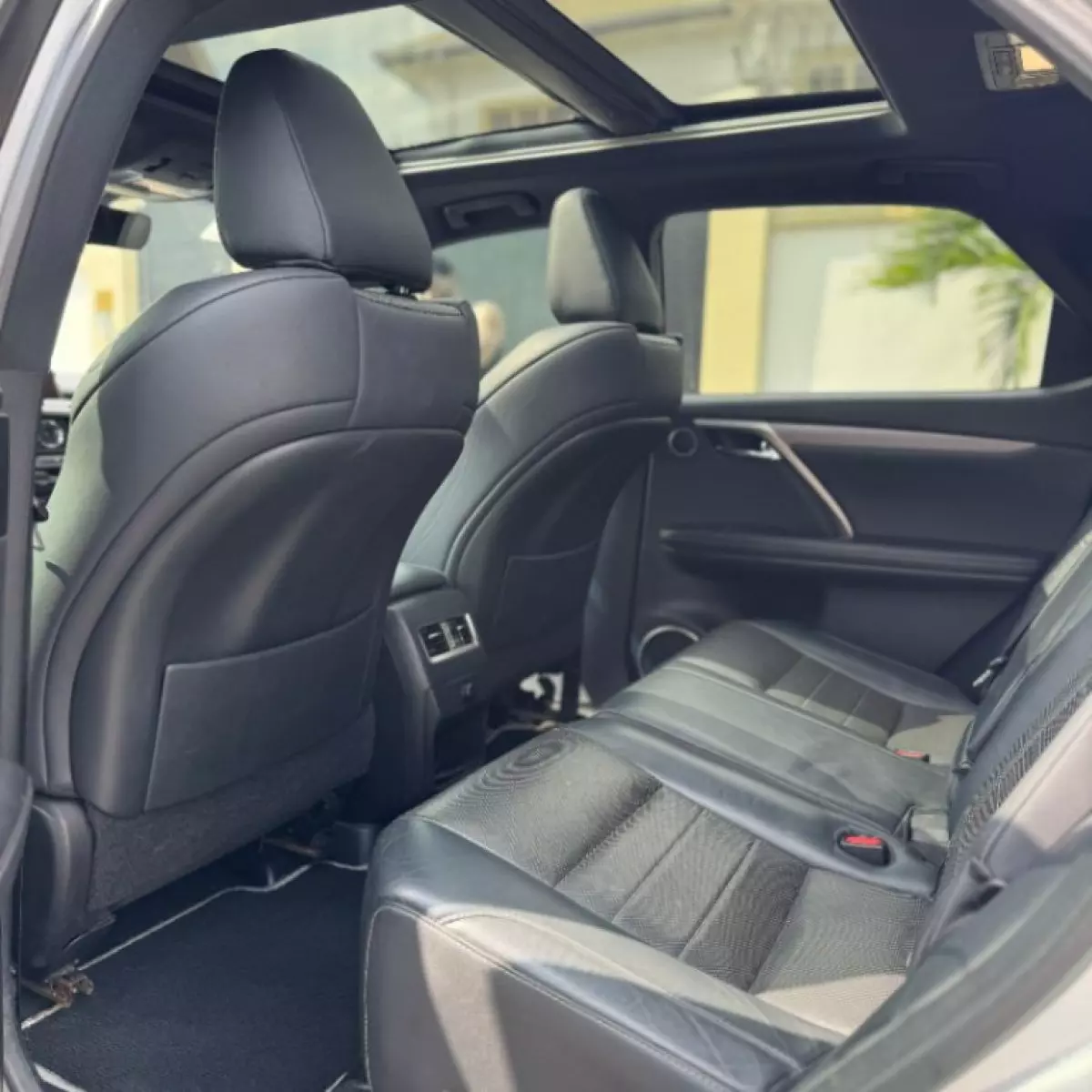 interiorBack