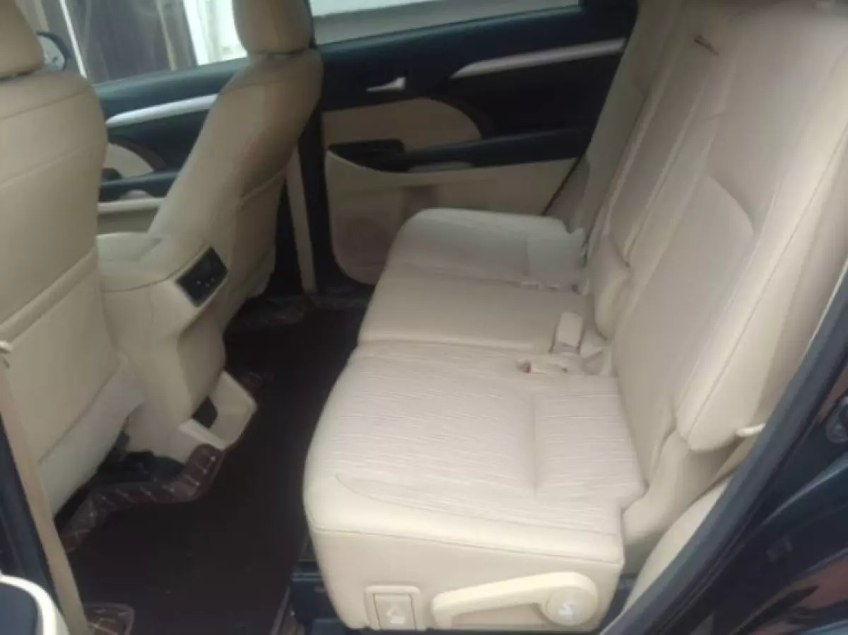 interiorBack