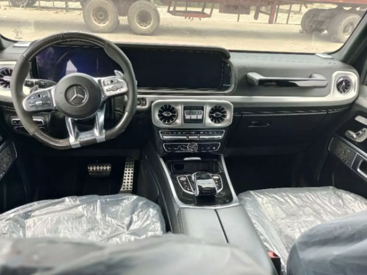 interiorFront