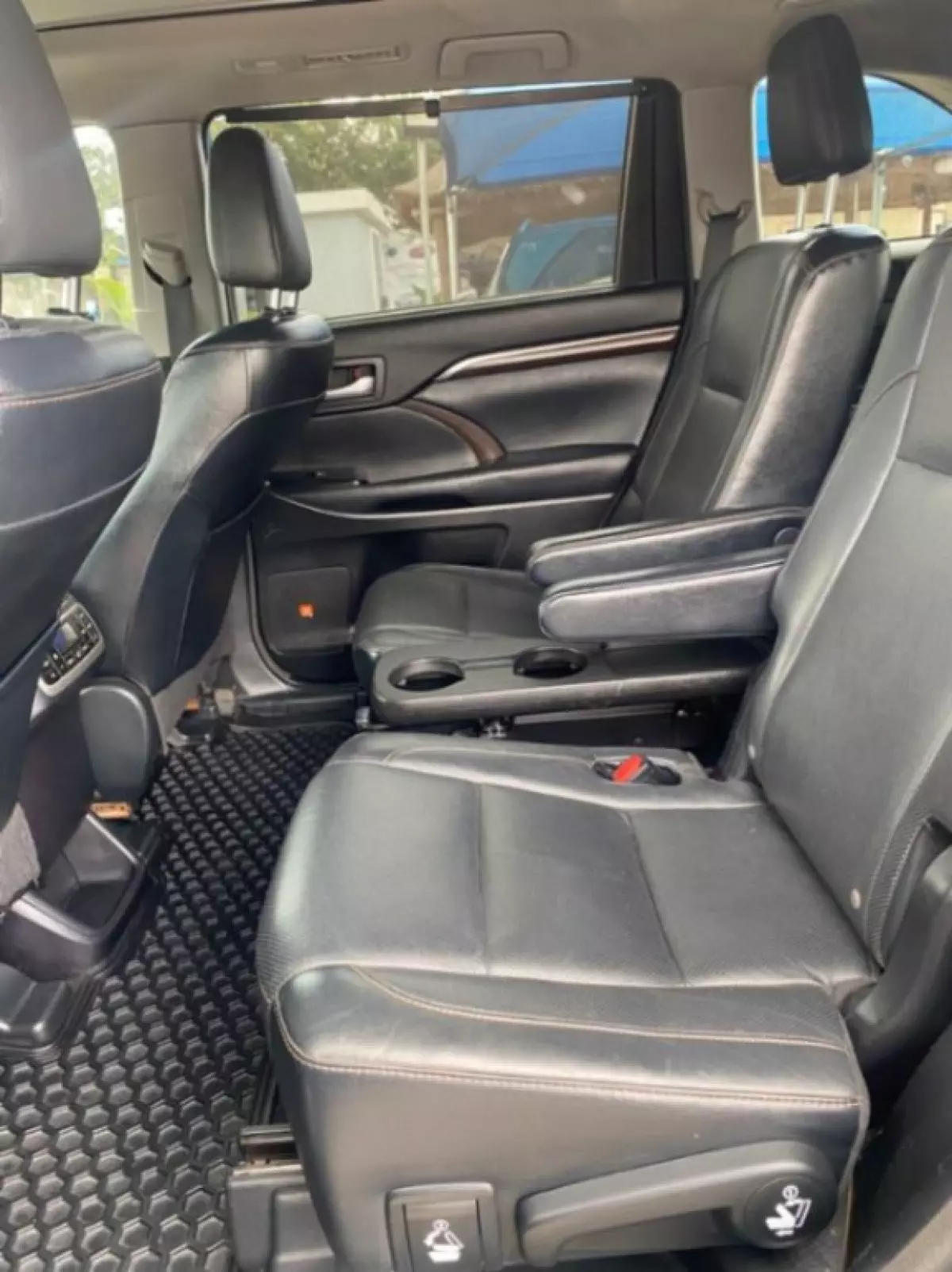 interiorBack
