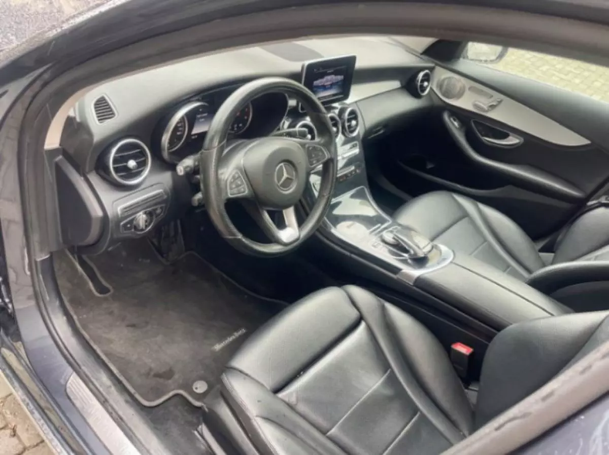 interiorFront