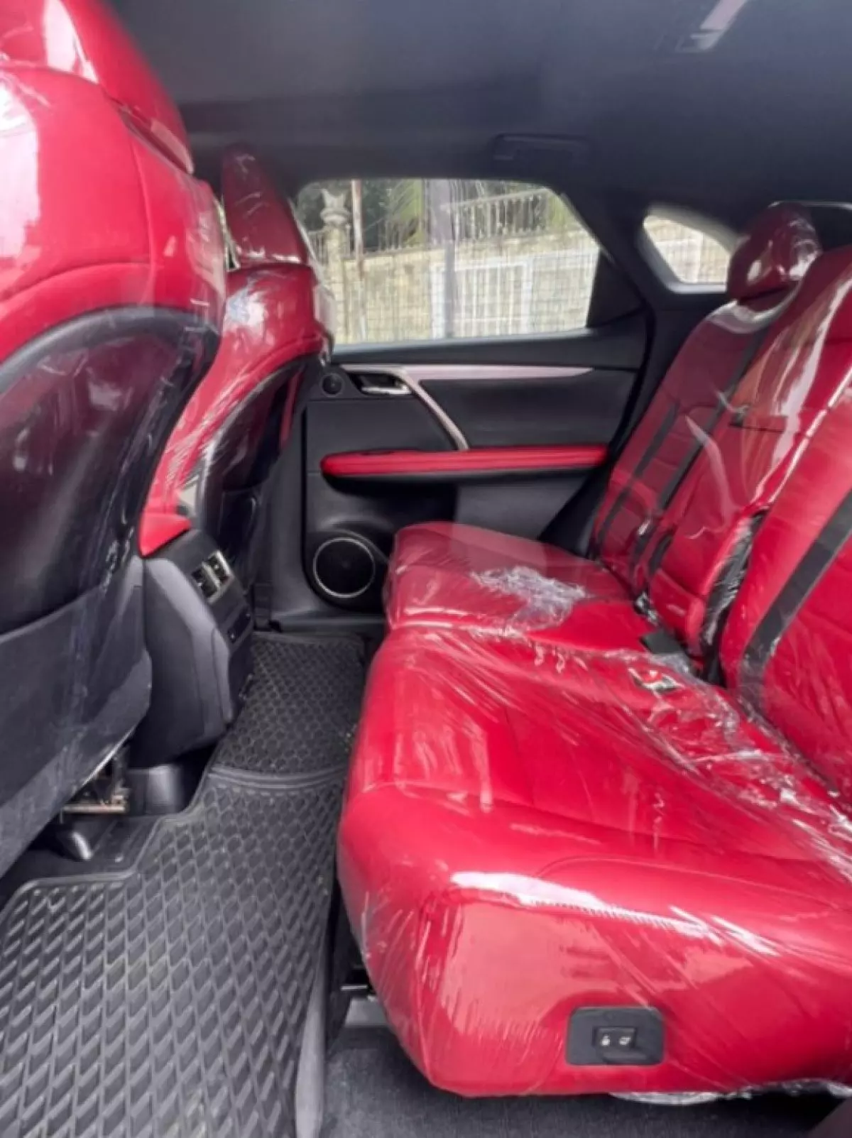 interiorBack