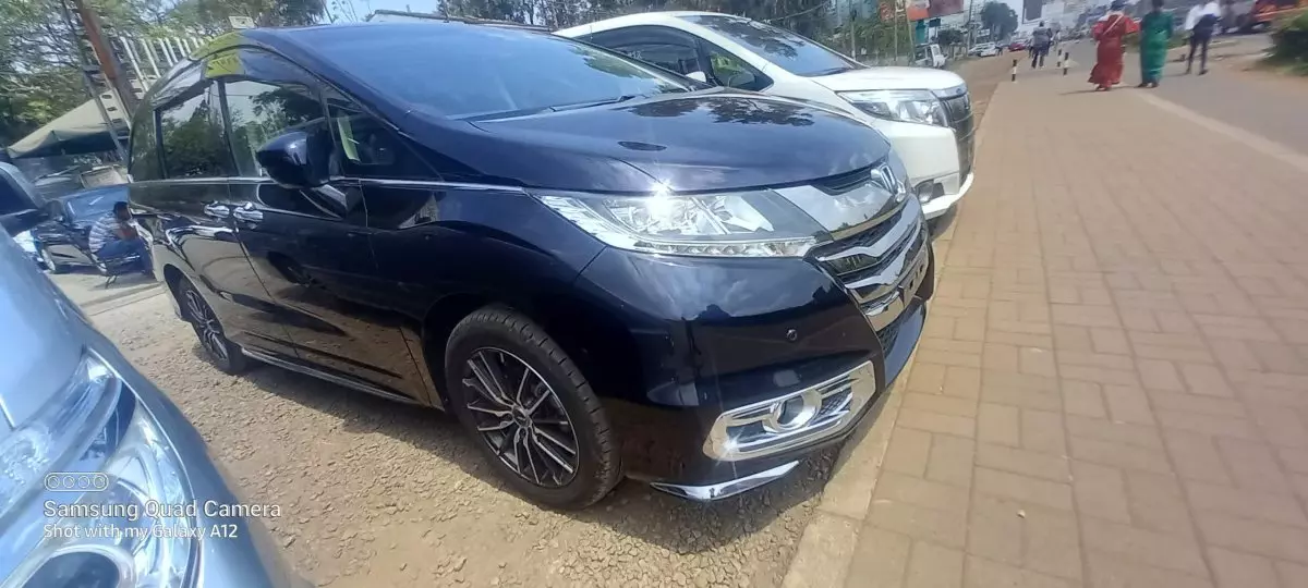 Honda Odyssey Absolute - 2016