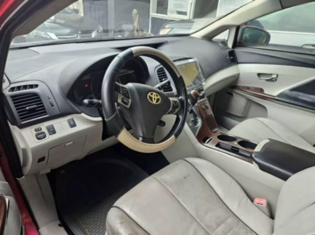 interiorFront