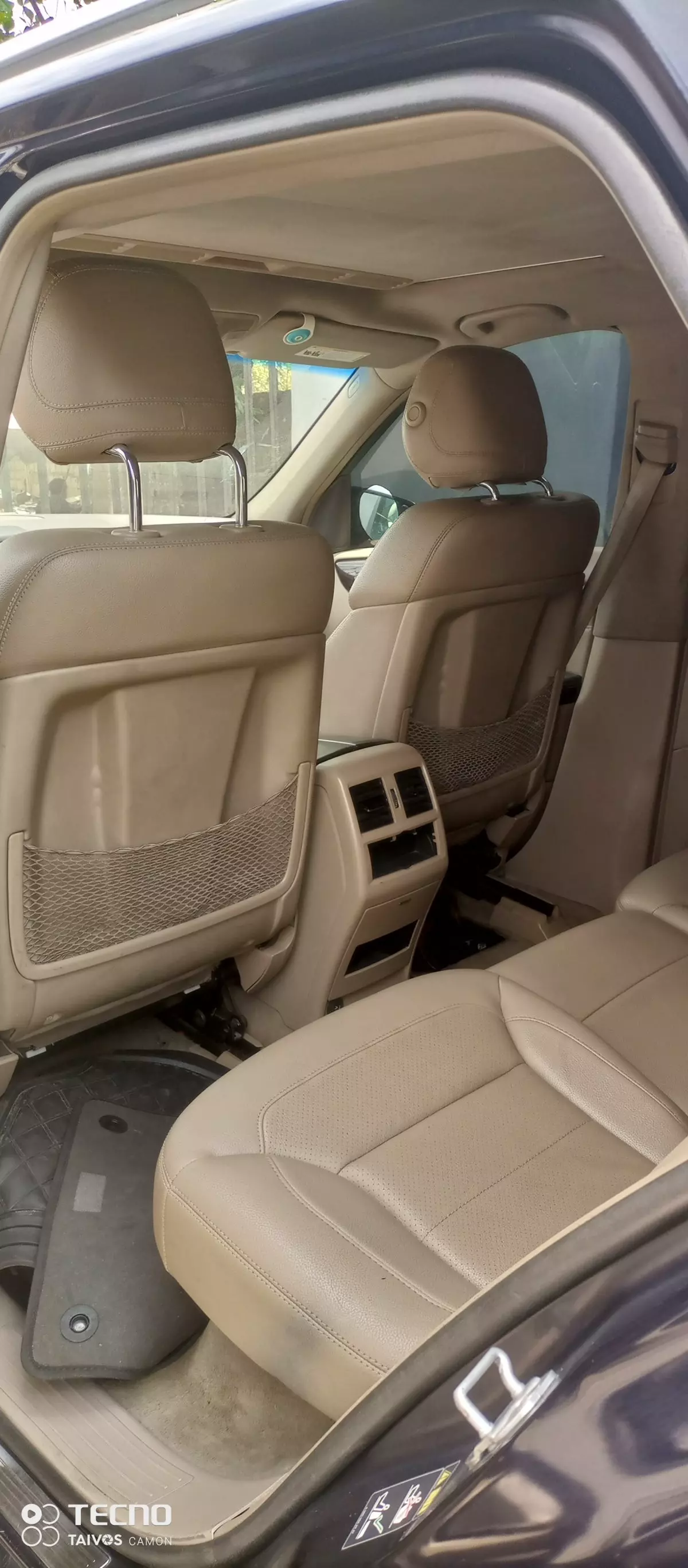 interiorBack