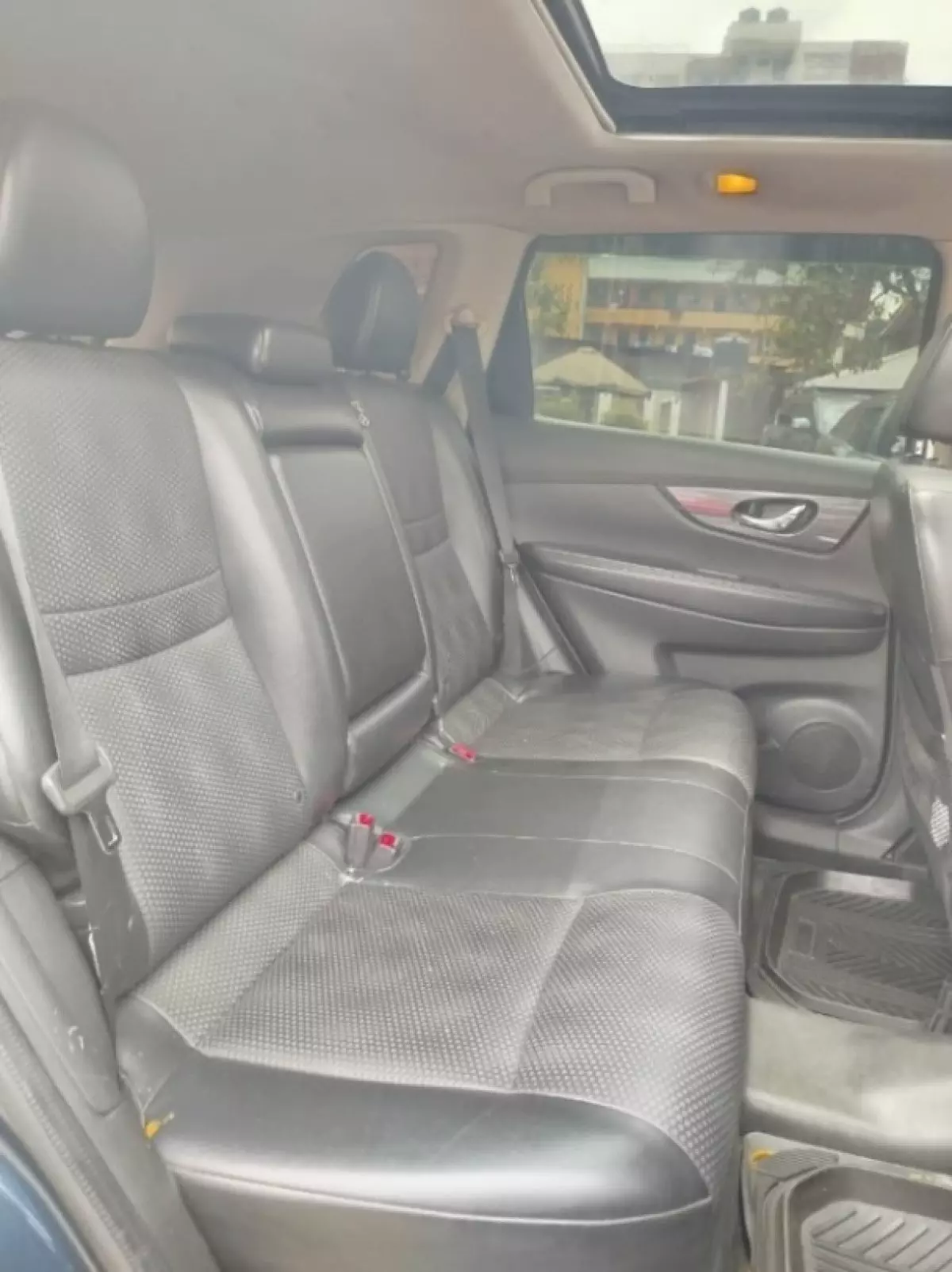 interiorBack