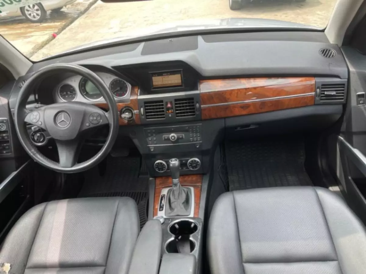 interiorFront