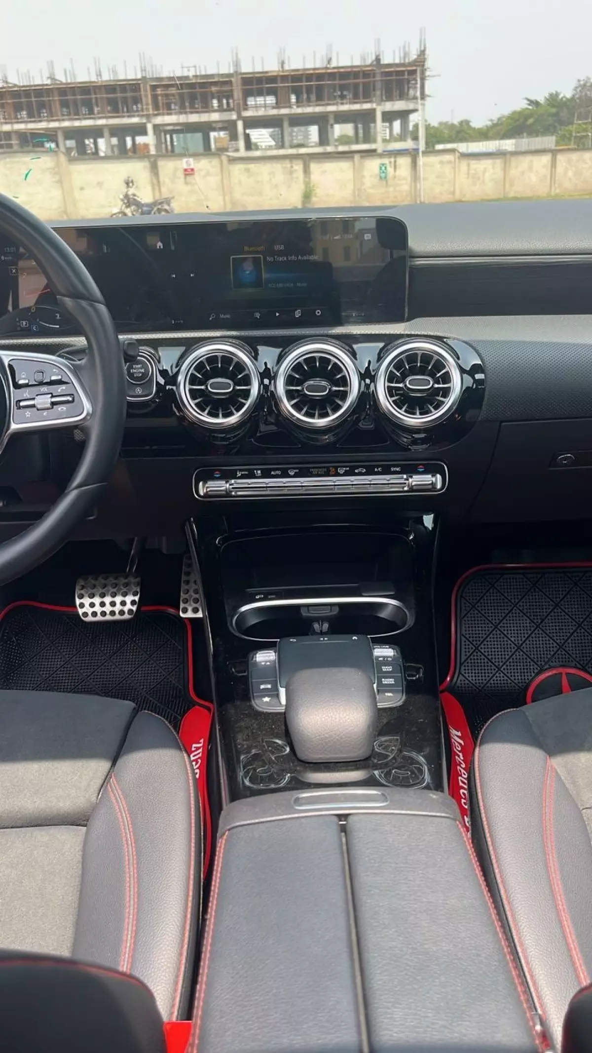 interiorFront