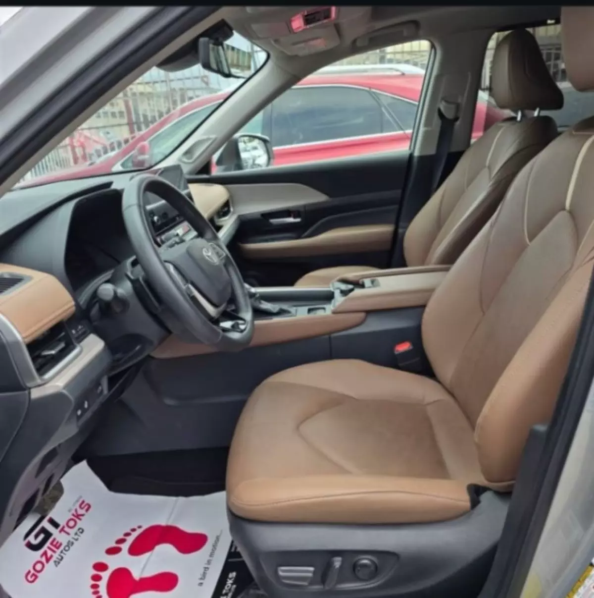 interiorFront