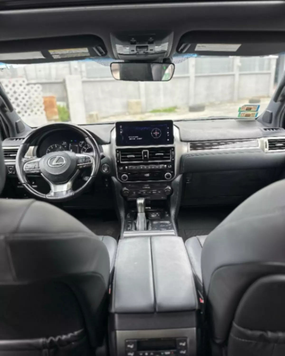 interiorFront