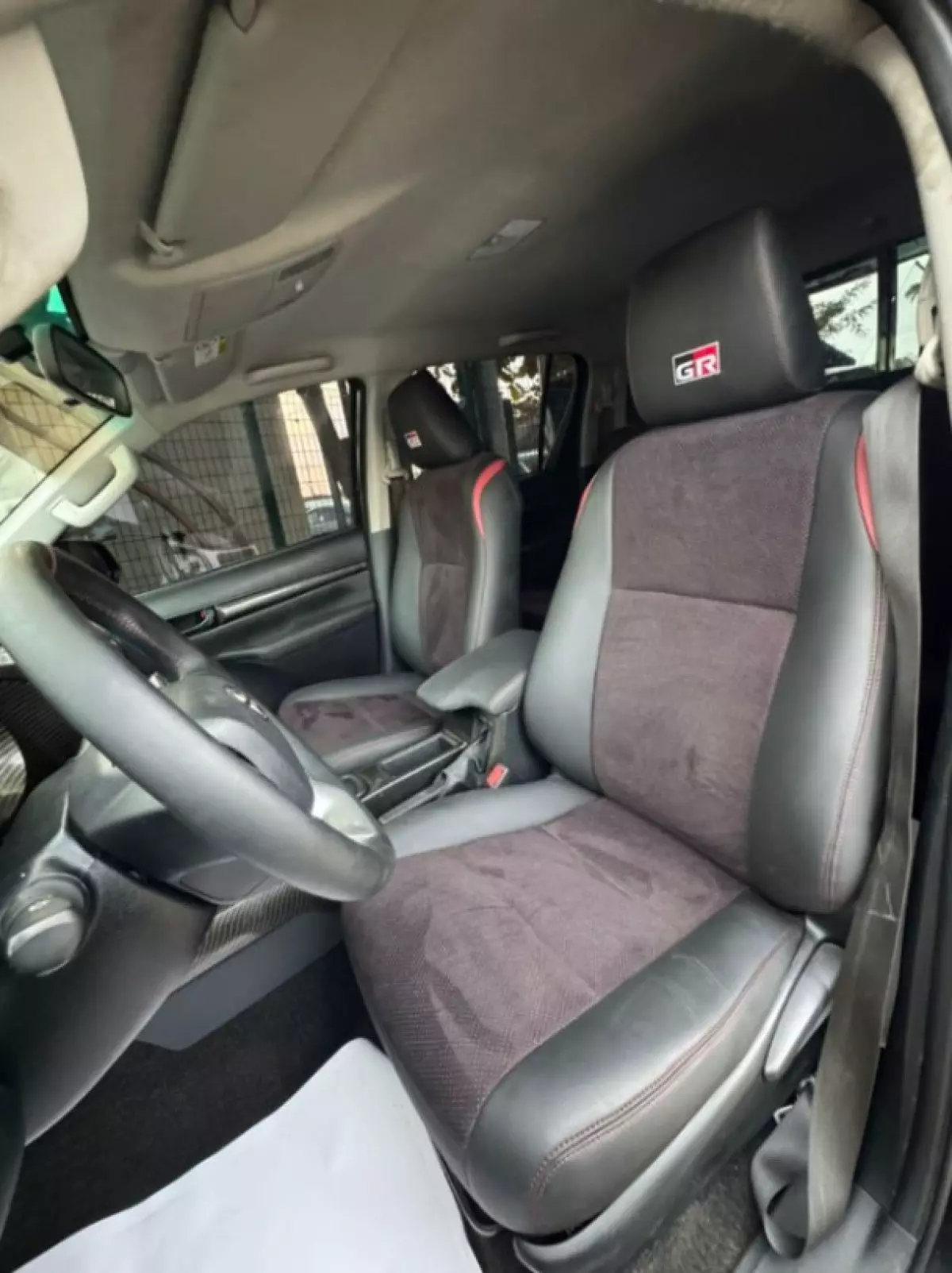 interiorFront