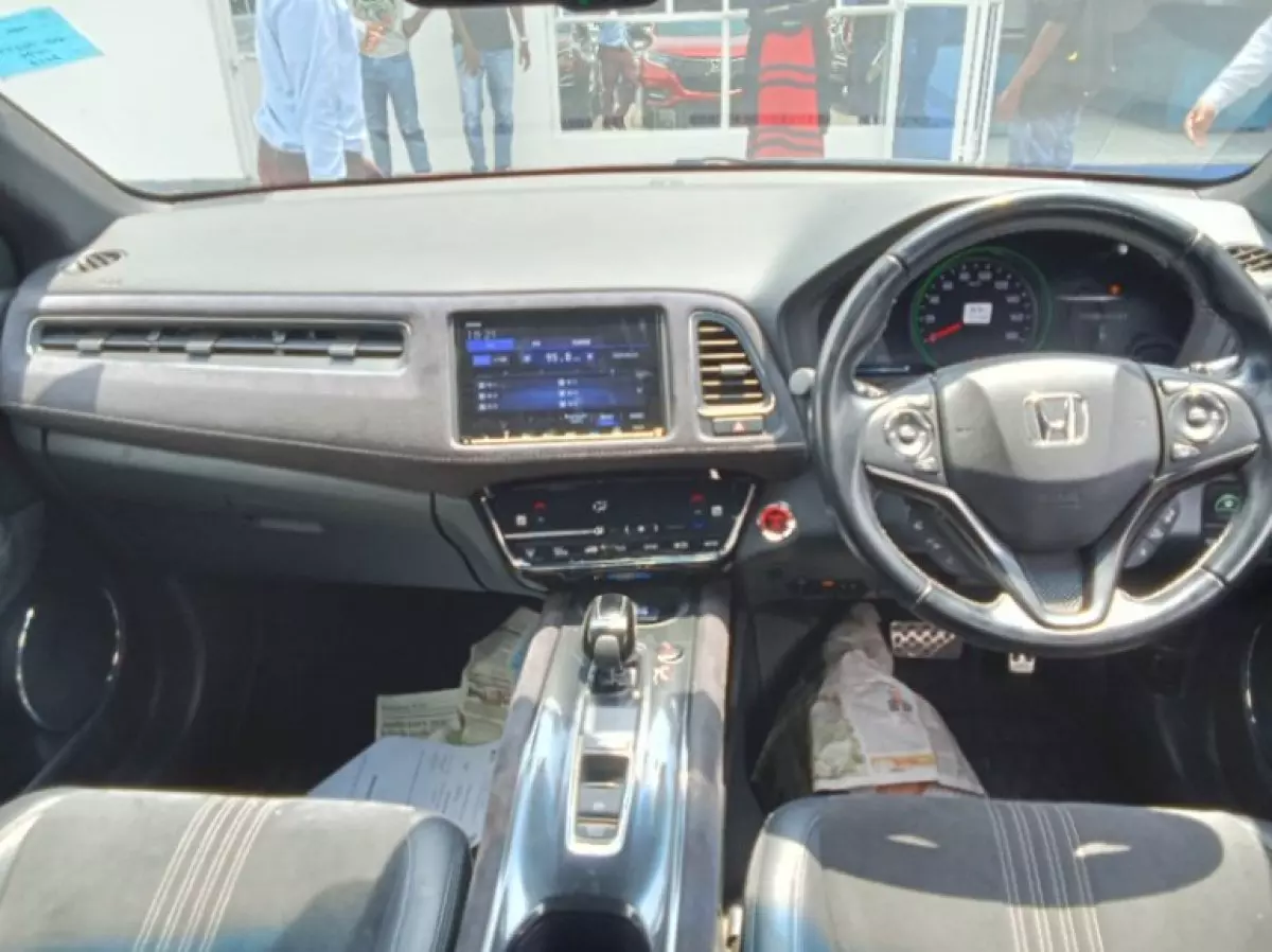 interiorFront