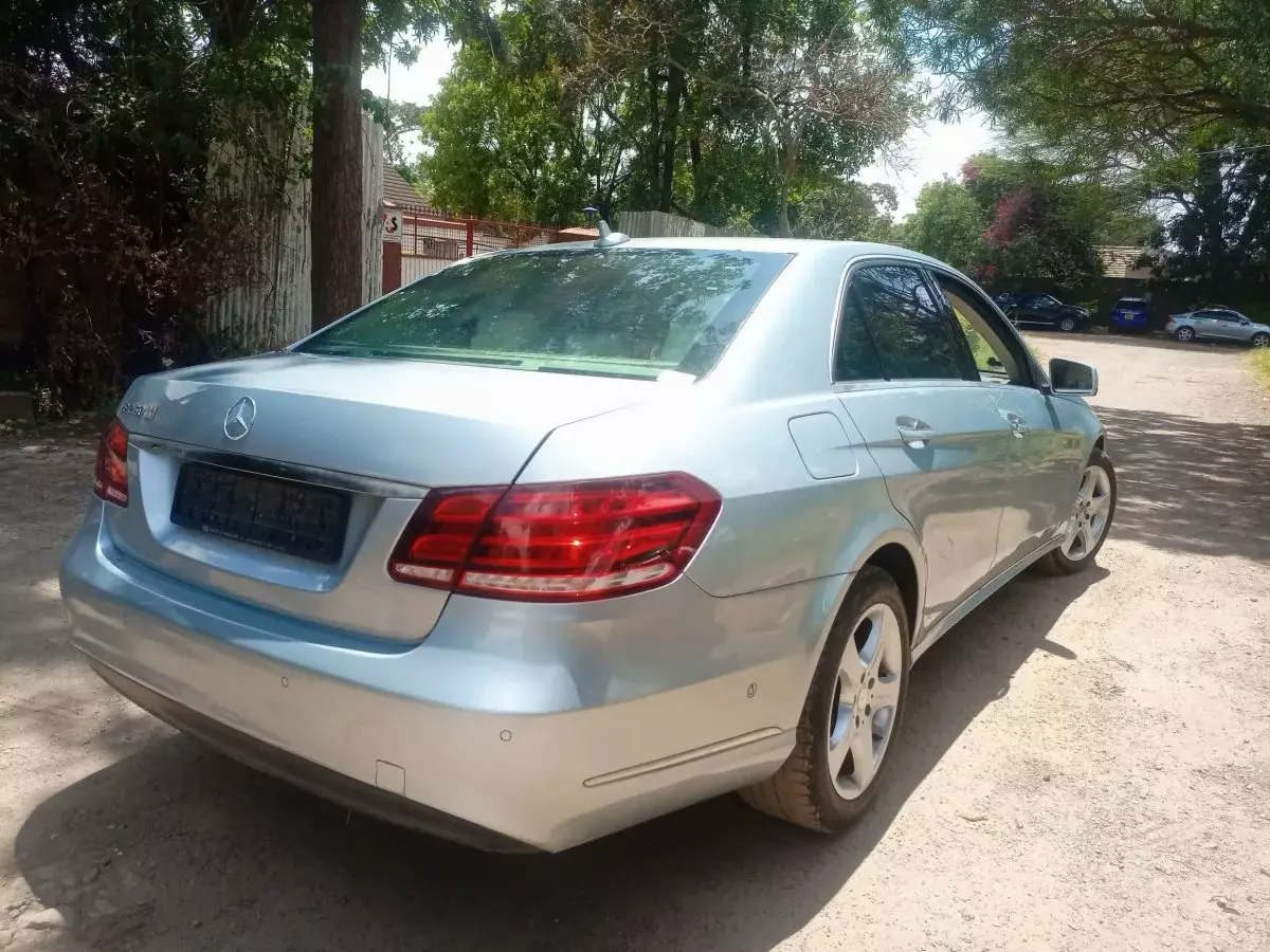 car Right Back
