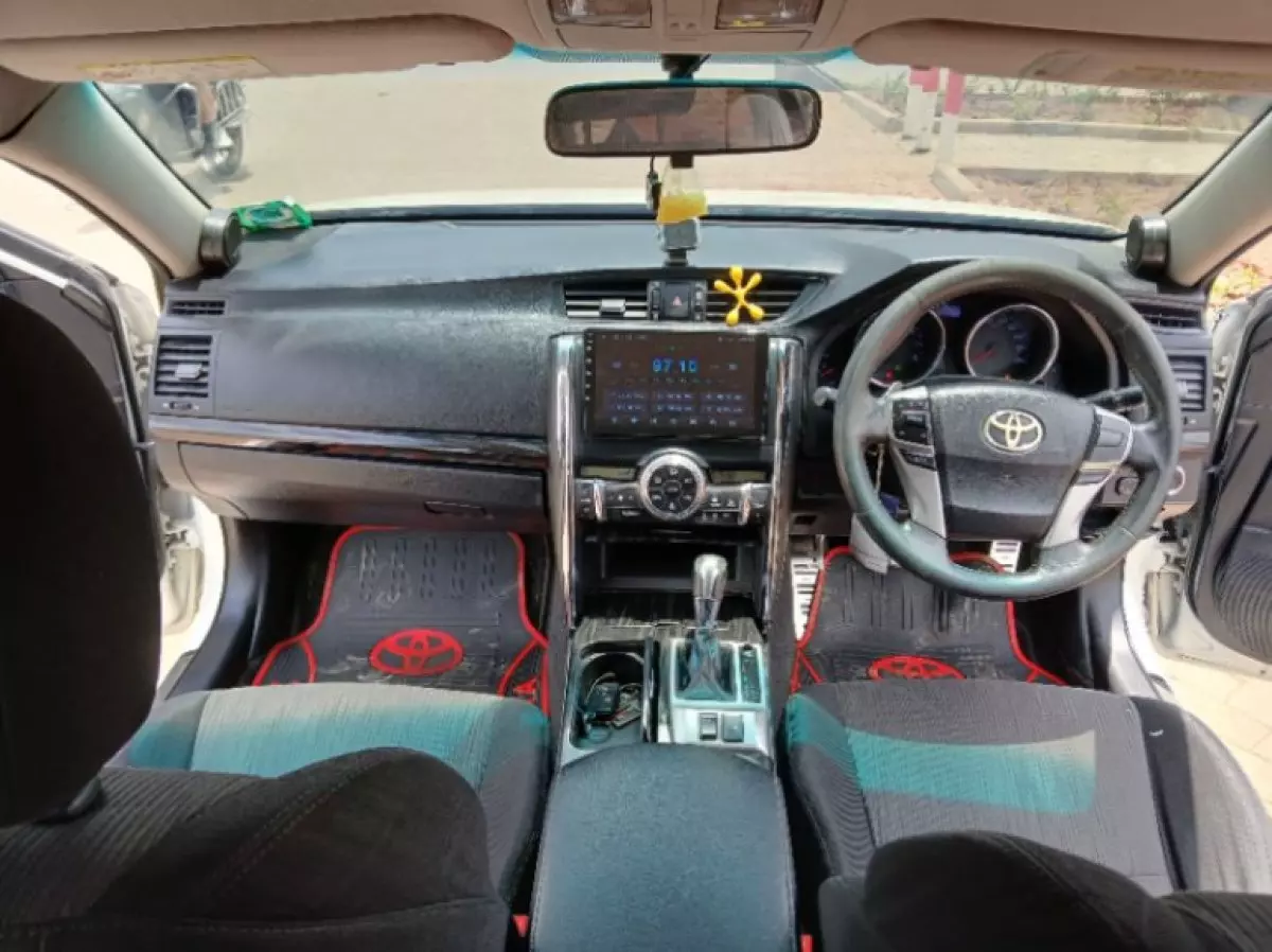 interiorFront