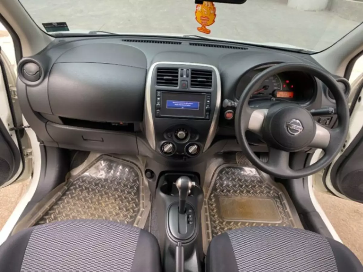interiorFront