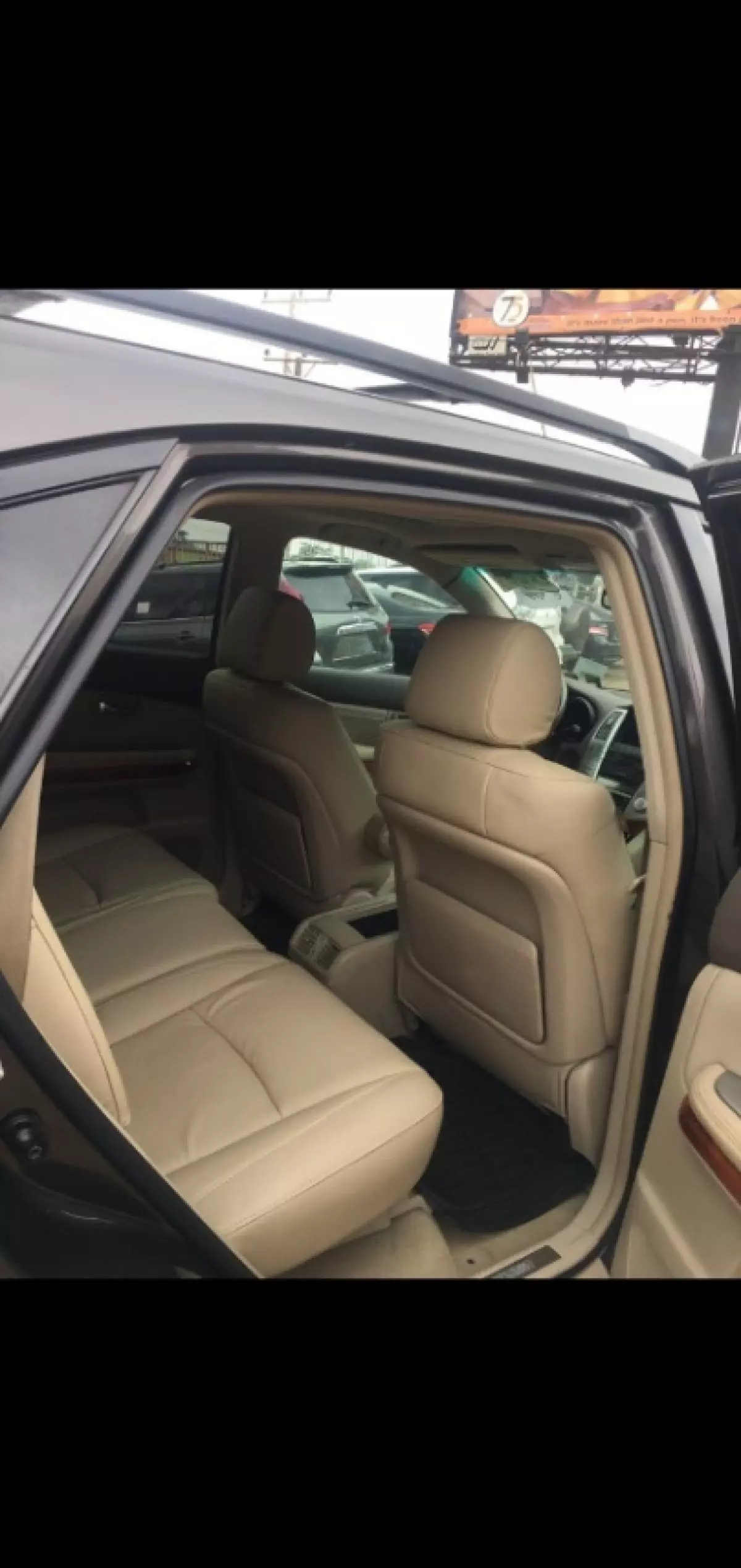 interiorBack