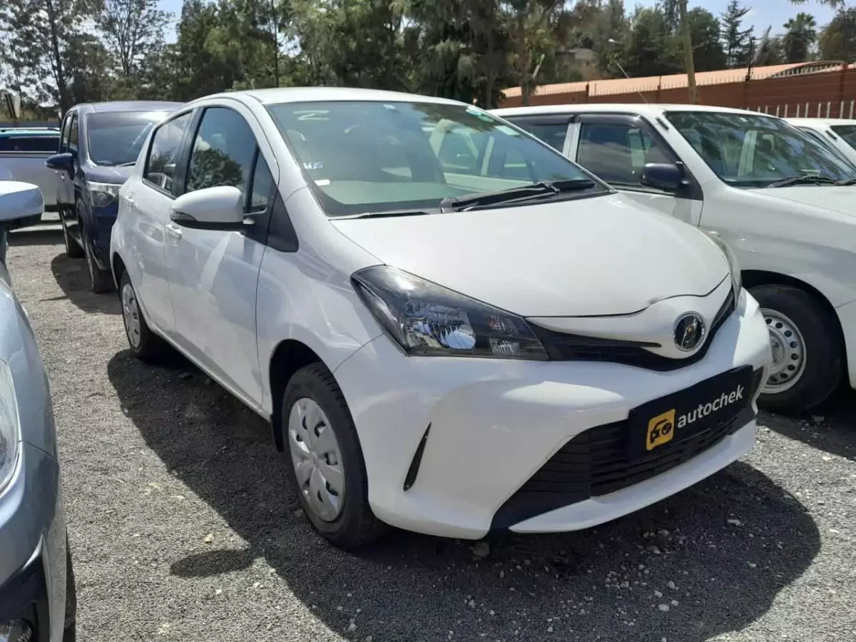 Toyota Vitz - 2015