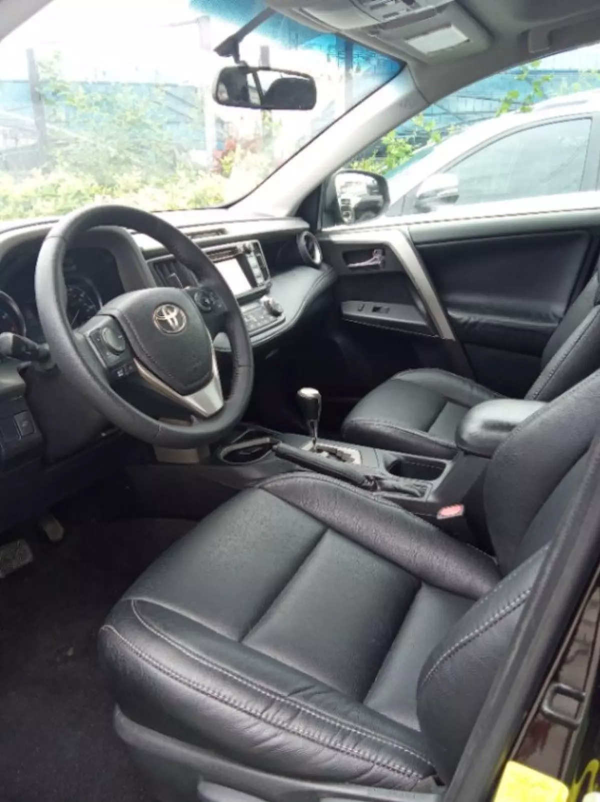 interiorFront