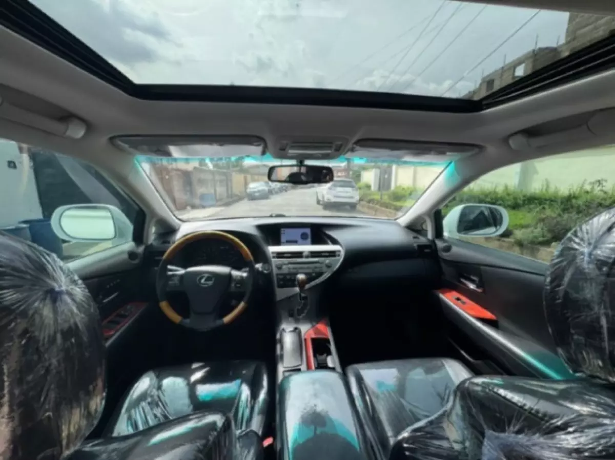 interiorFront