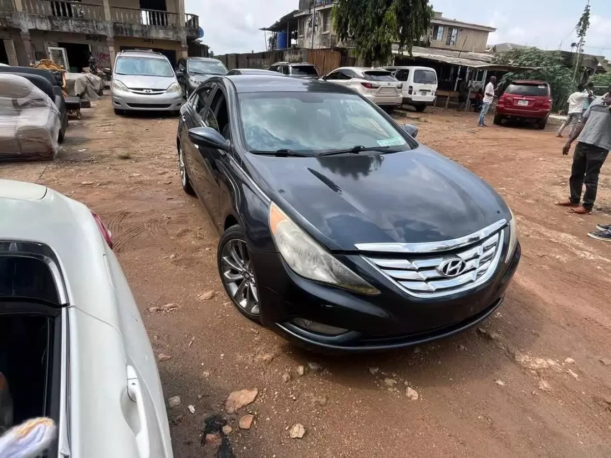 Hyundai Sonata - 2011
