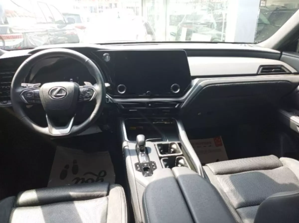 interiorFront