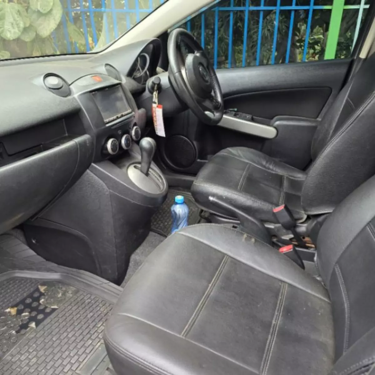 interiorFront