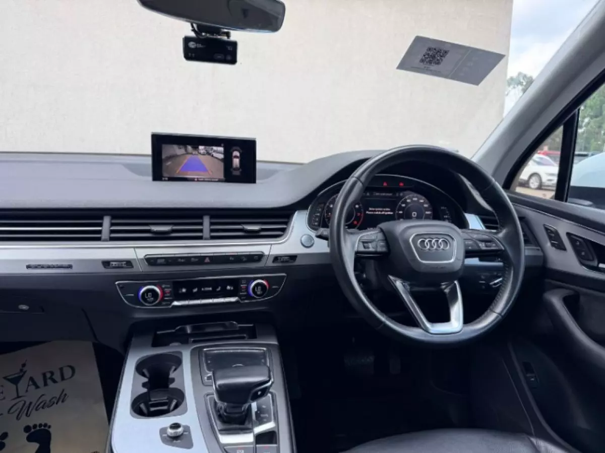 interiorFront