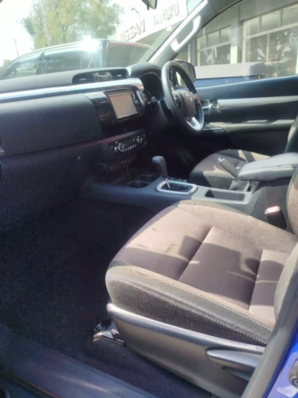 interiorFront