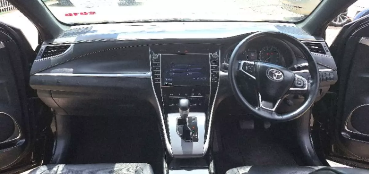 interiorFront