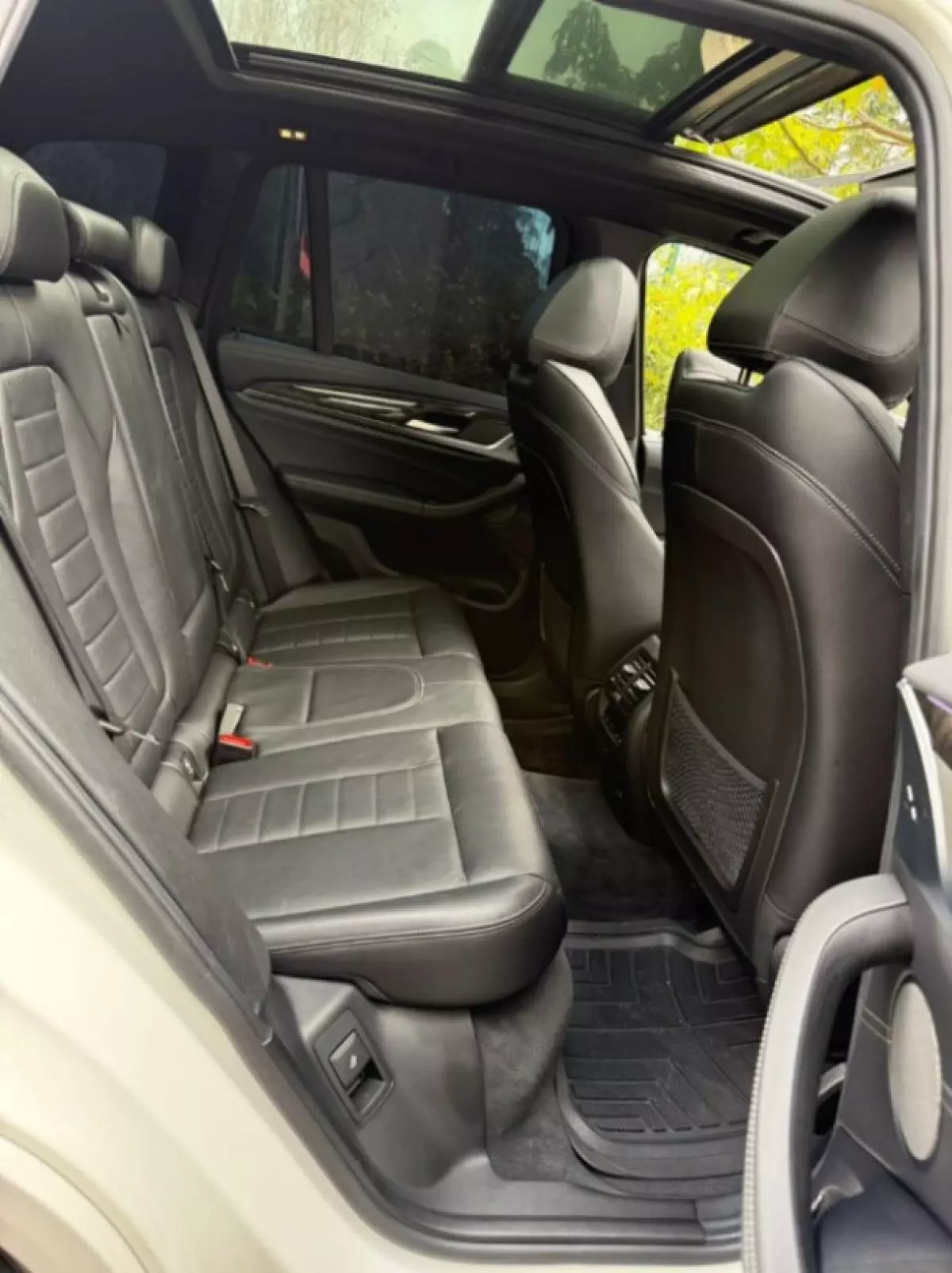 interiorBack