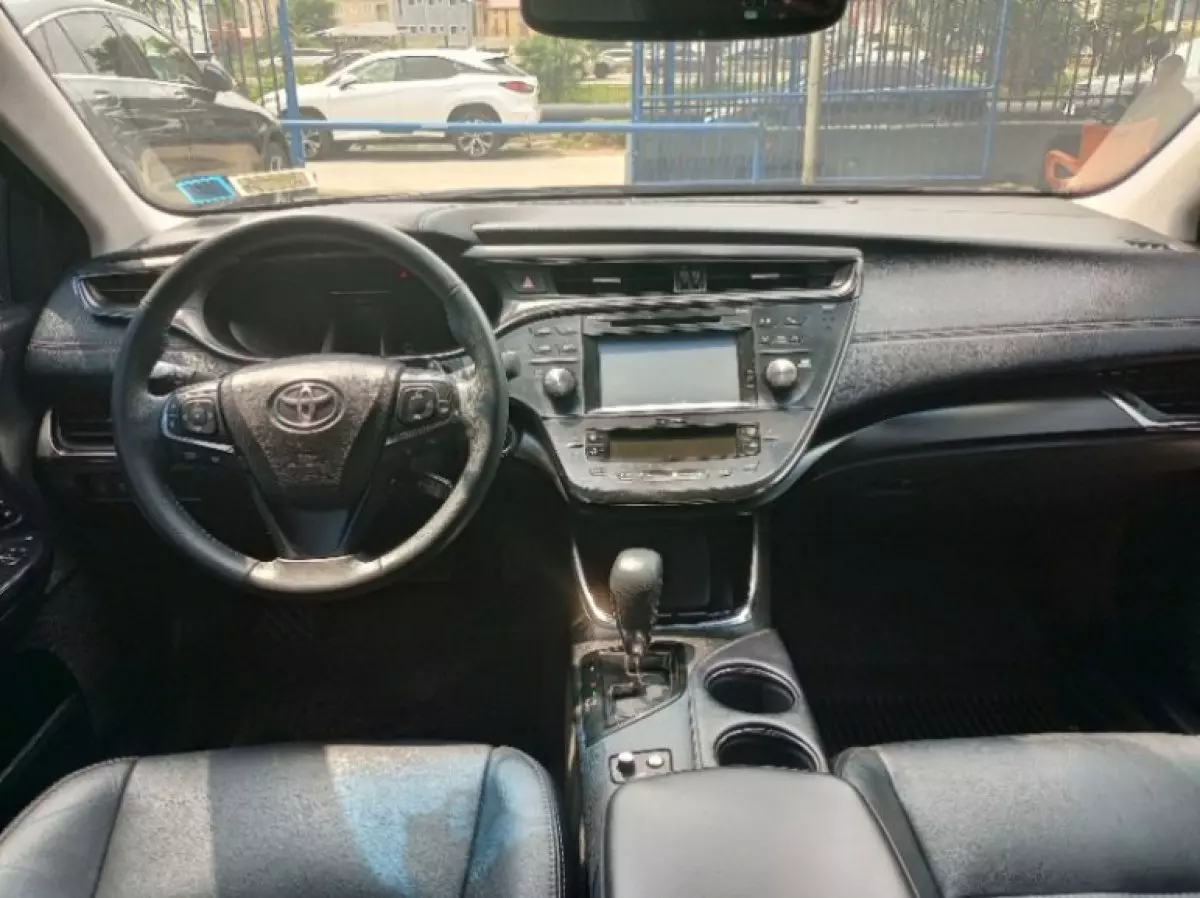 interiorFront