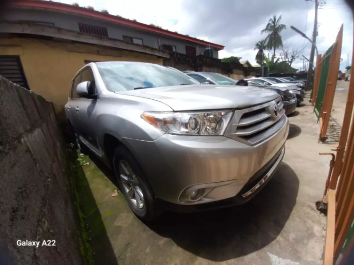 Toyota Highlander - 2012
