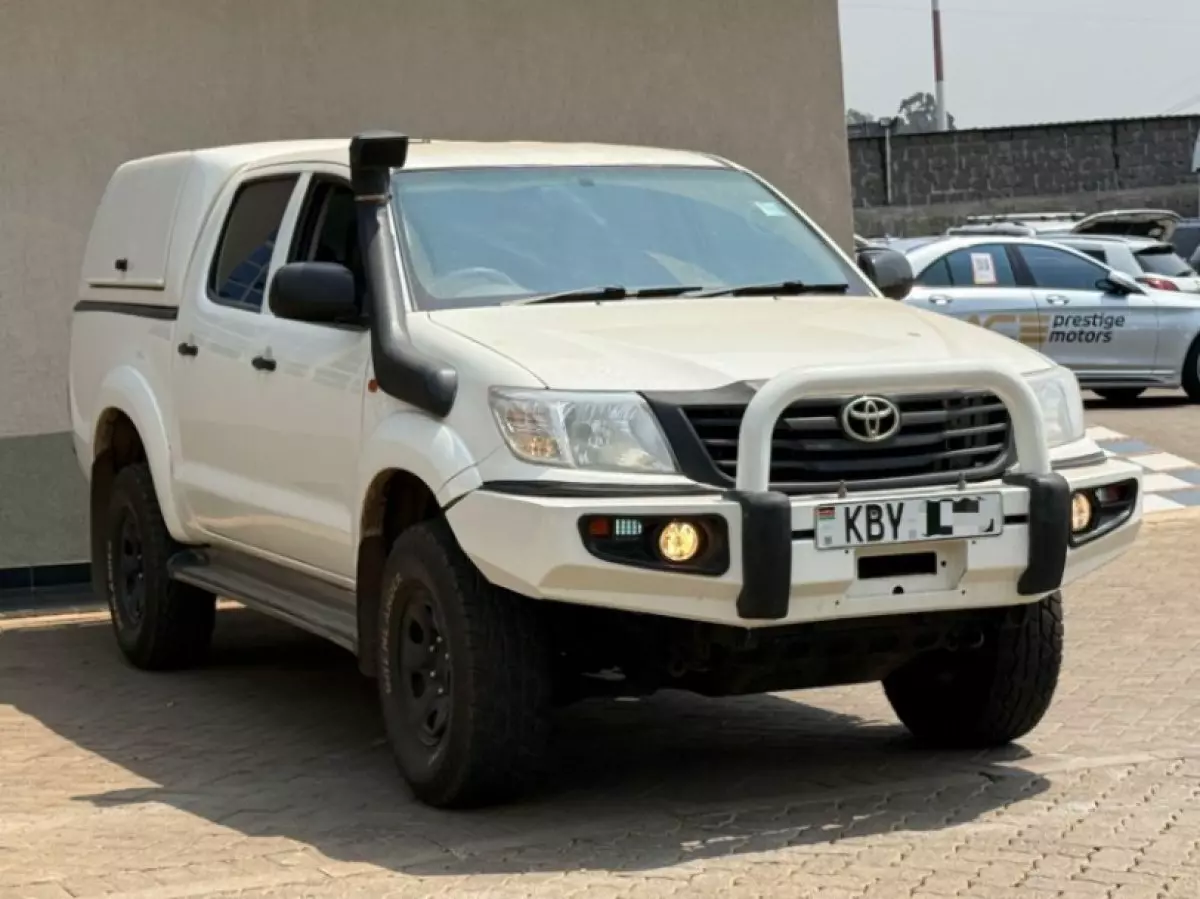 Toyota Hilux - 2013