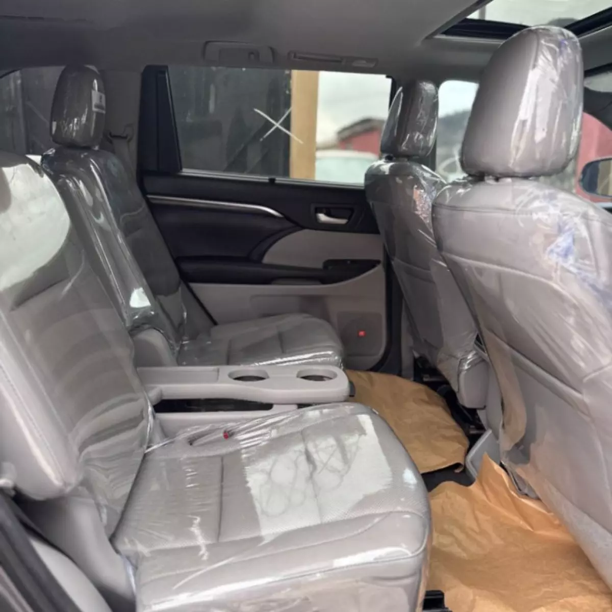 interiorBack