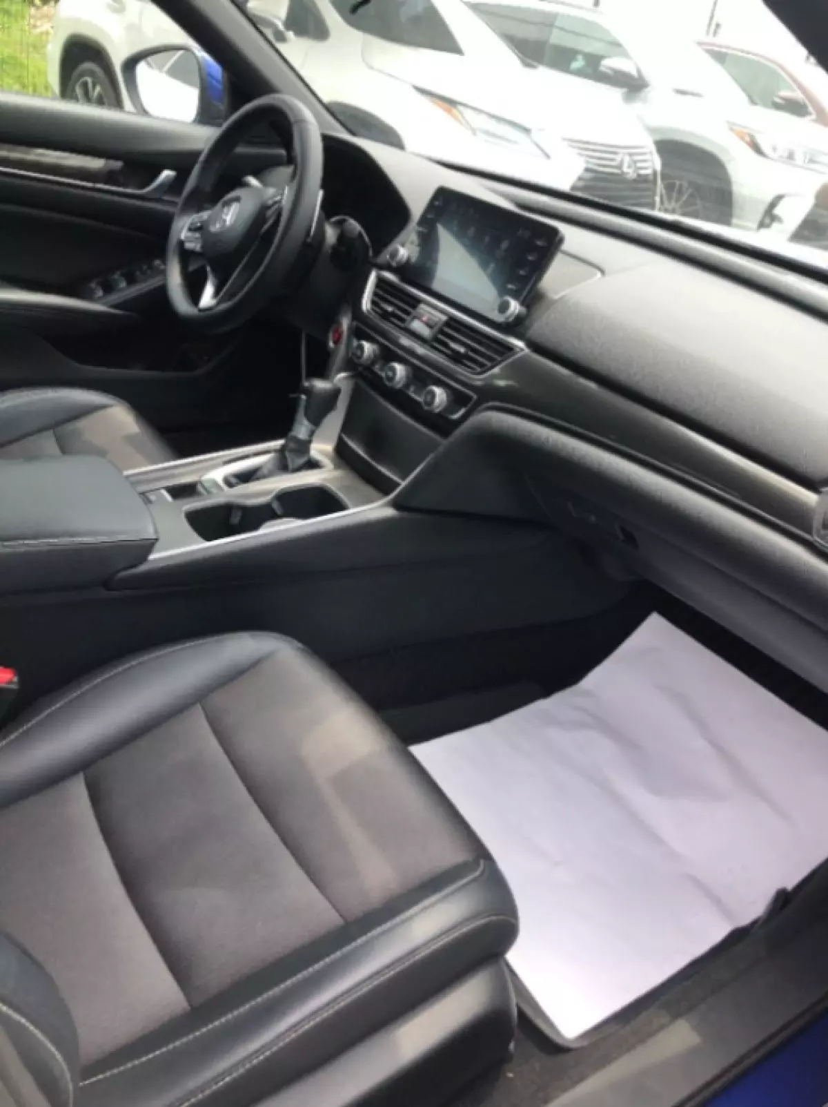 interiorFront