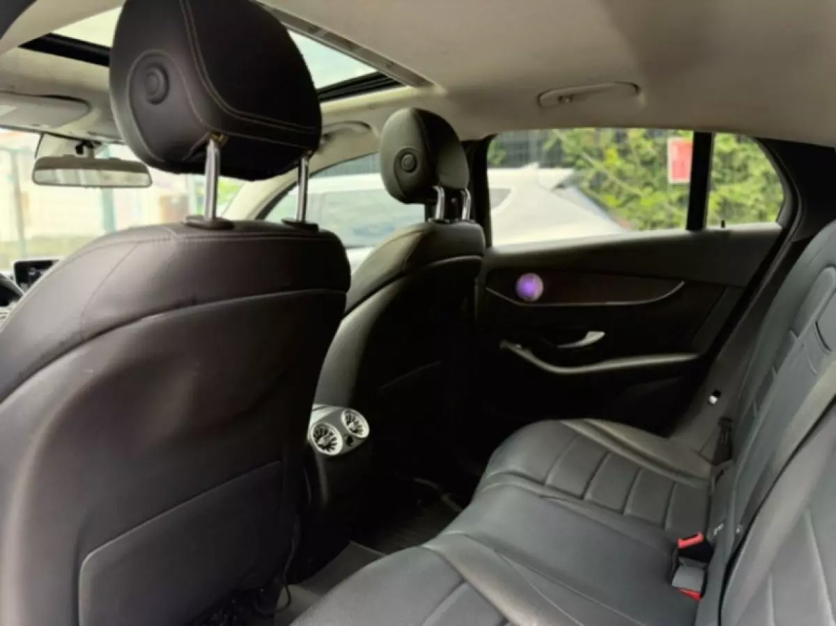 interiorBack