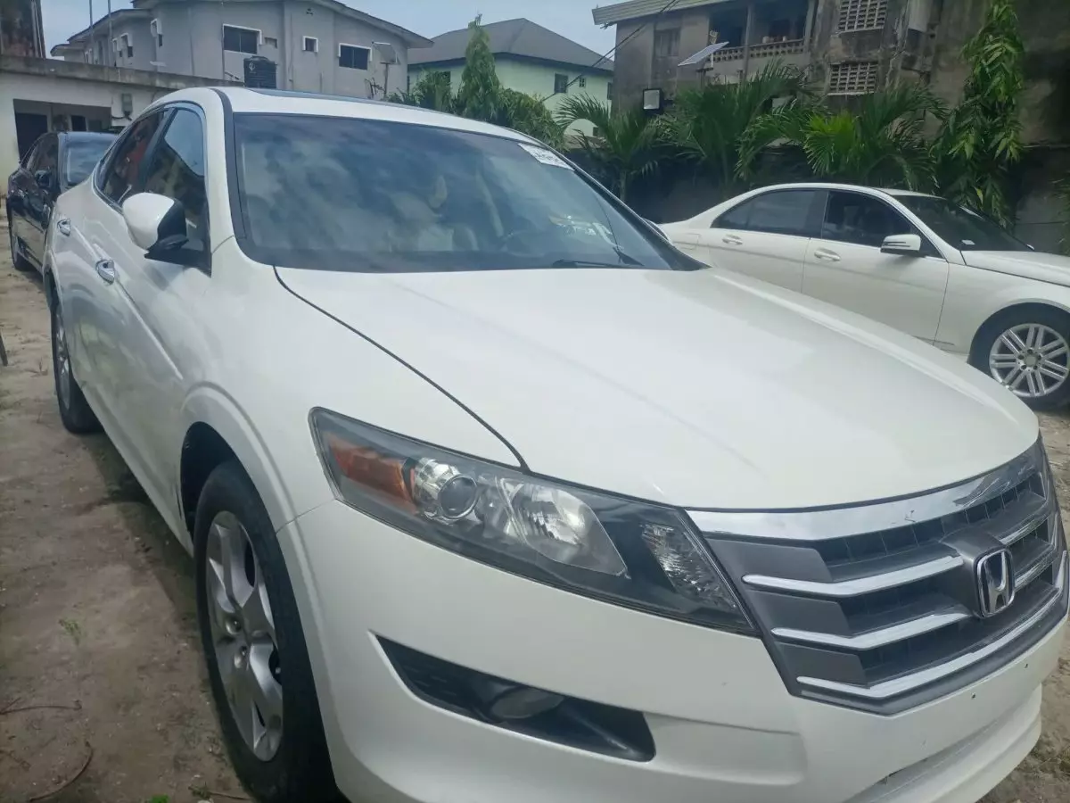 Honda Crosstour - 2011
