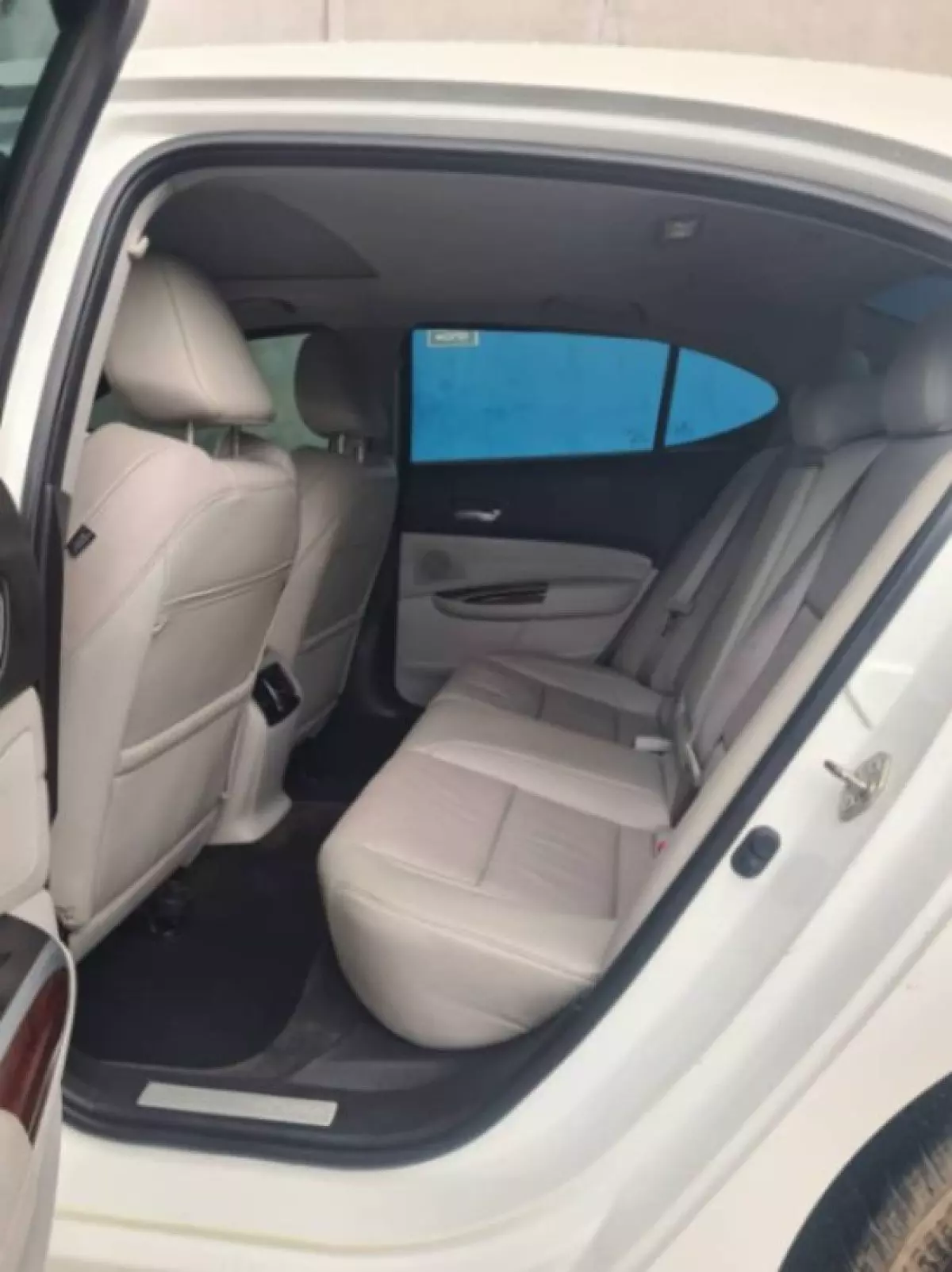 interiorBack