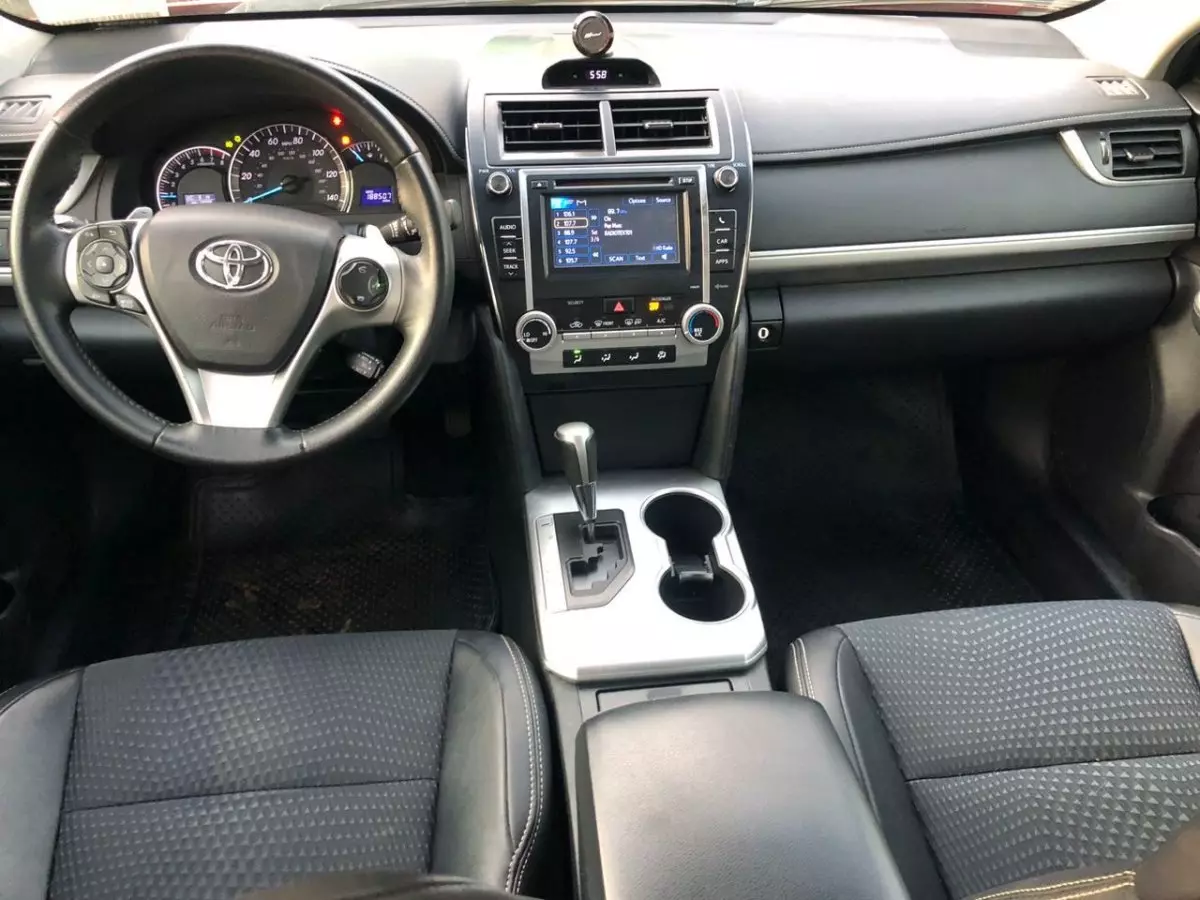 interiorFront