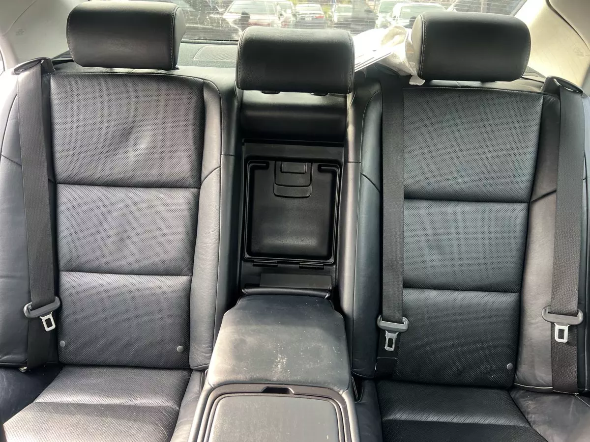 interiorBack