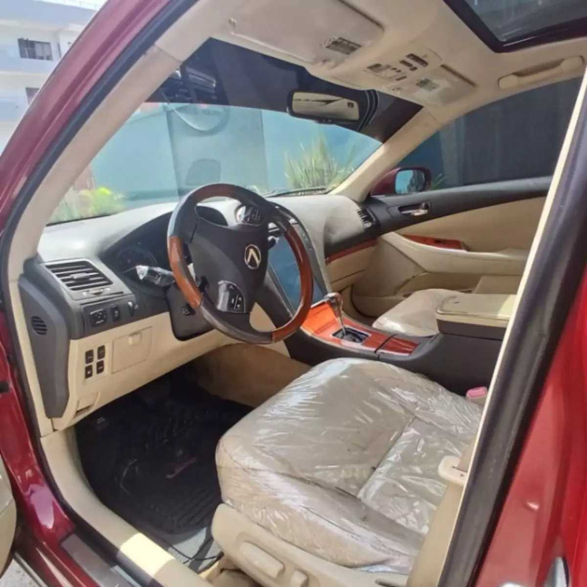 interiorFront