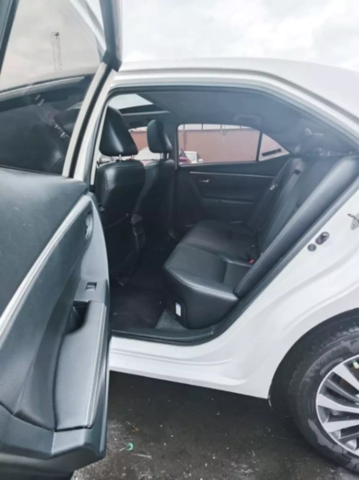 interiorBack