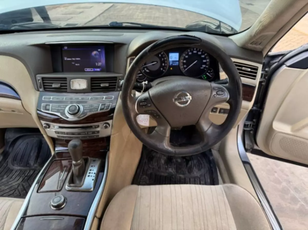 interiorFront