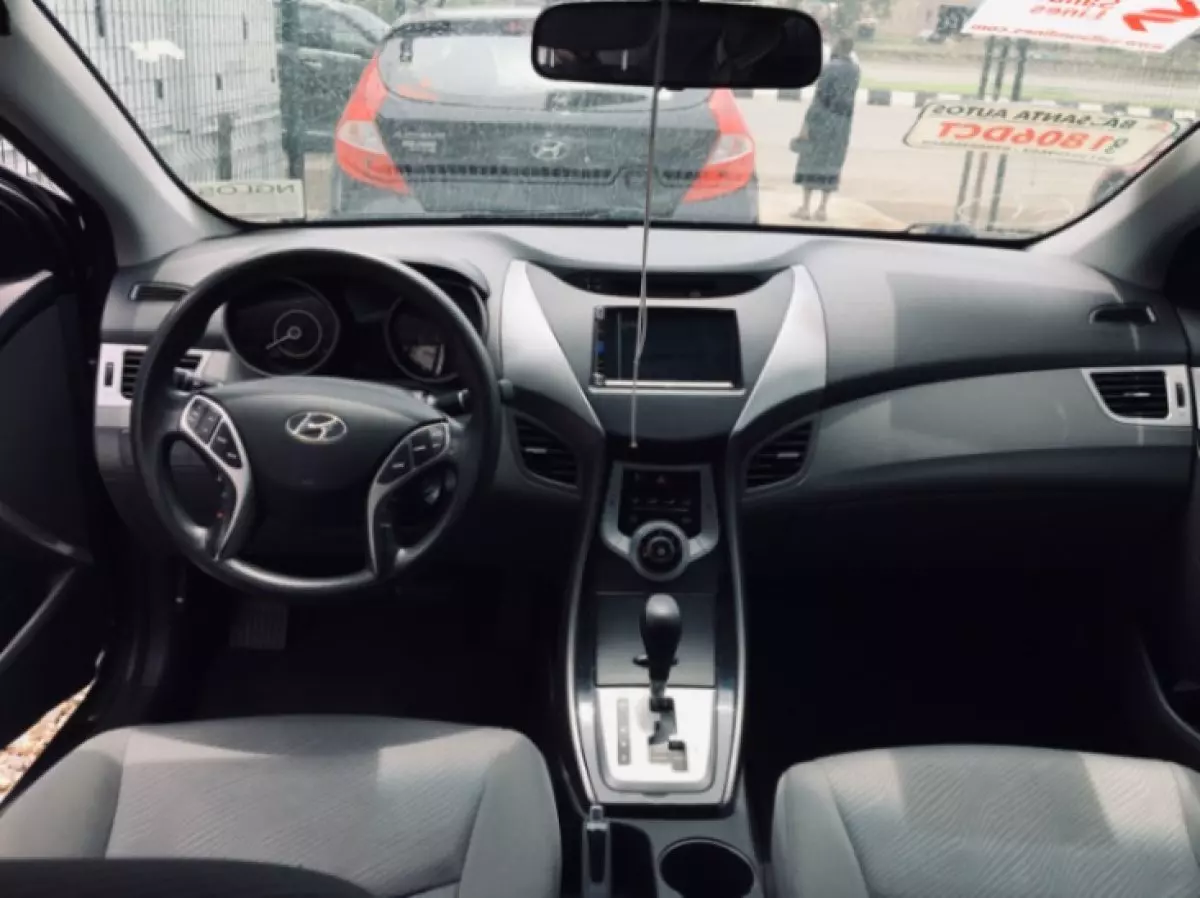 interiorFront