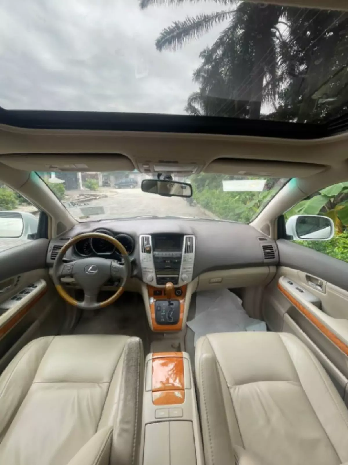 interiorFront