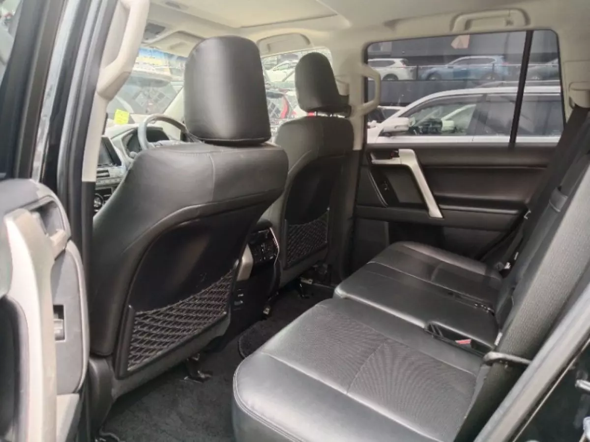 interiorBack